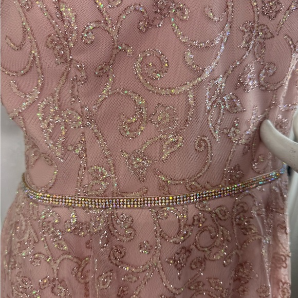 Teeze Me Juniors' Pink Glitter Beaded Mesh V-Neck Formal Dress Size 11-12 - Picture 9 of 15